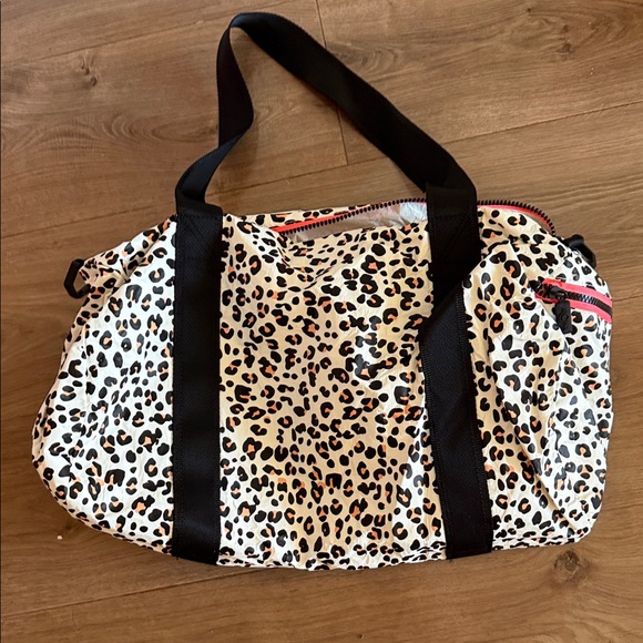 ALOHA Collection White Travel Bag - Picture 3 of 3